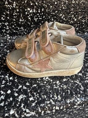 GUC Golden Goose Girls High Top Sneaker. Size 26 EU